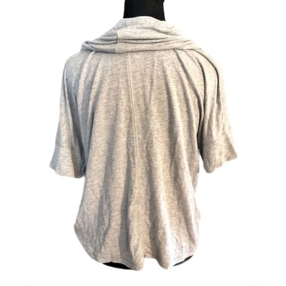 Women’s Sunday Gray short sleeve Crowl Neck top. Size medium - Picture 3 of 9